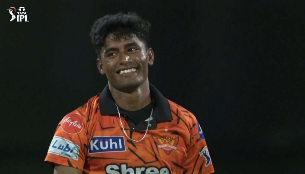 Yours_haz's tweet photo. Sakib and his innocent smile after taking the game changing wickets

Protect him at all costs 🥹🧡 https://t.co/RdrTs1b2F0