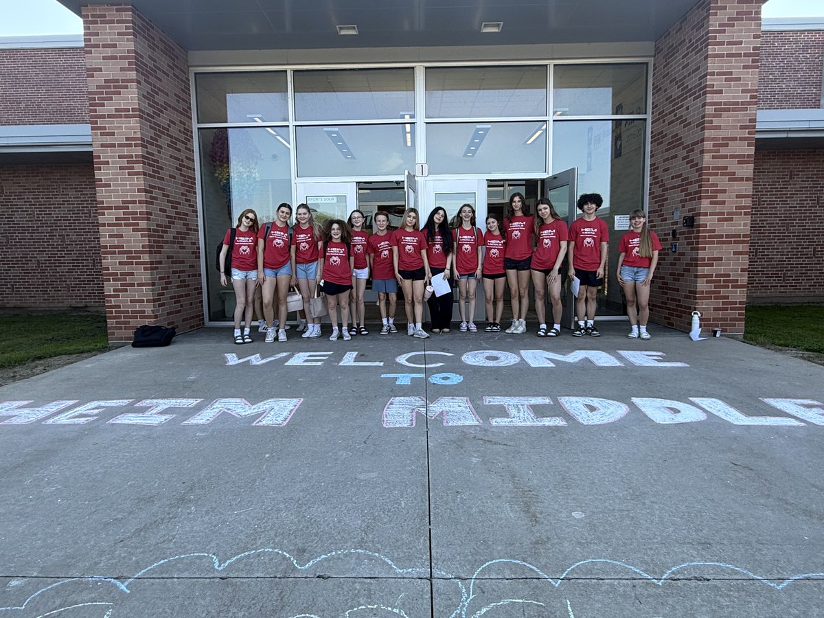 HeimMiddle_WCSD's tweet photo. Our WEB Leaders had so much fun welcoming and taking our incoming 5th graders on tours. Students and families, welcome to Heim's Heartbeat! https://t.co/WLDd5uUBPJ