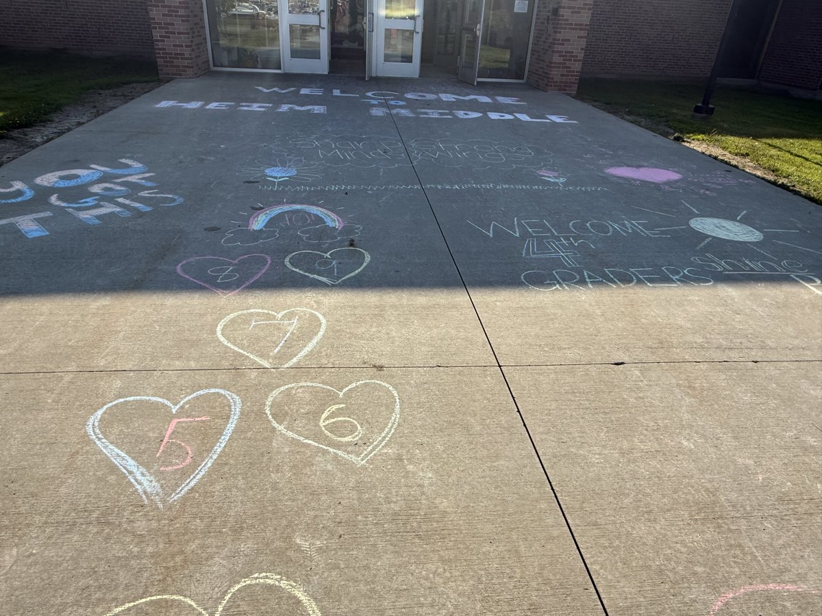HeimMiddle_WCSD's tweet photo. Our WEB Leaders had so much fun welcoming and taking our incoming 5th graders on tours. Students and families, welcome to Heim's Heartbeat! https://t.co/WLDd5uUBPJ