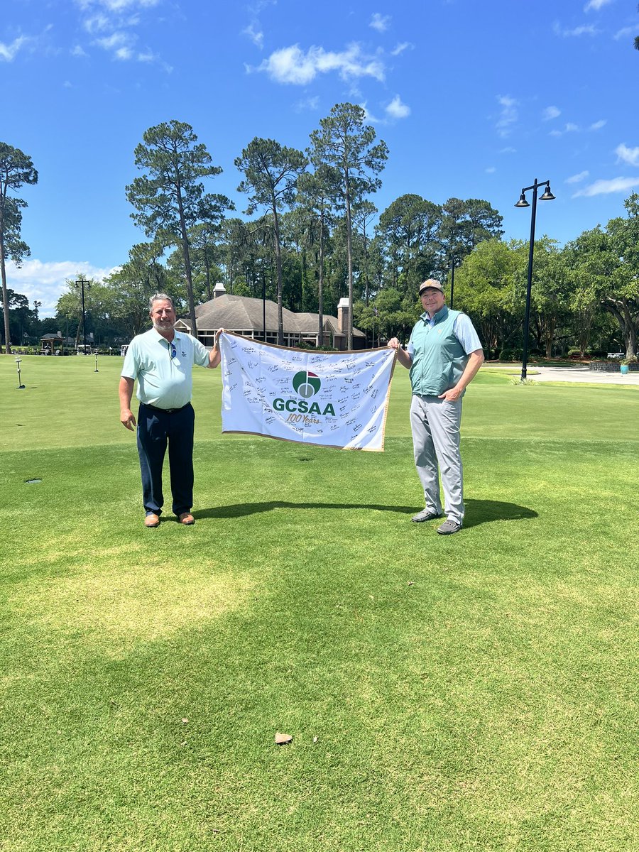 GCSAA_SouthAtl's tweet photo. Had the opportunity for my last signature on the #GCSAACentennialFlag as I met with @GeorgiaGCSA President Chris Steigelman, CGCS, at The Landings in Savannah. Thank all the chapter presidents in my region for your time and your leadership!! #Onward https://t.co/7d6utPUMYy