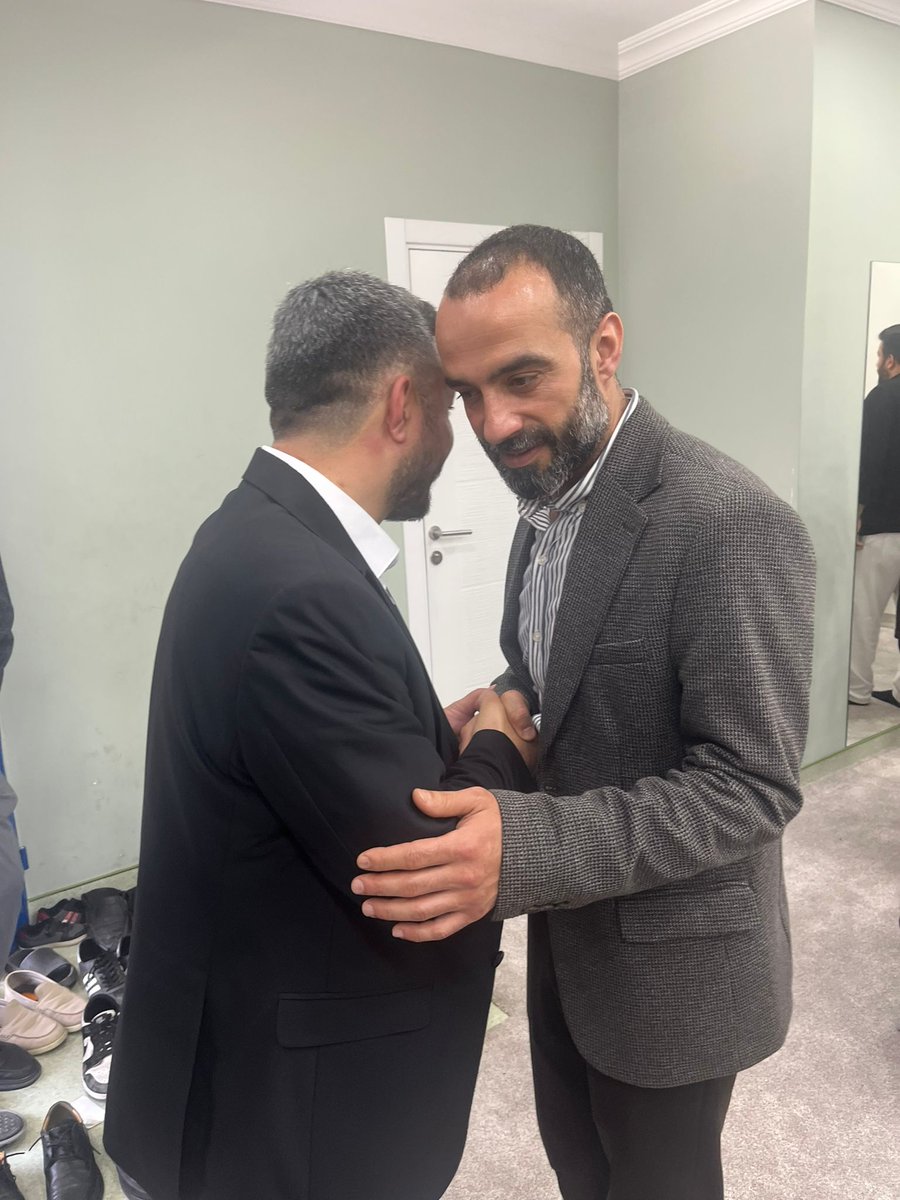 uveys_ky's tweet photo. Merhume annesini Rahmet-i Rahman’a uğurlayan teşkilat mensubumuz Cihan Alabalık kardeşimizin taziyesine katılarak acısını paylaştık.
Rabbimiz merhumeye rahmetiyle muamele eylesin, mekânını cennet kılsın. Kederli ailesine ve yakınlarına sabırlar ihsan etsin. https://t.co/bK56Z8dvcU
