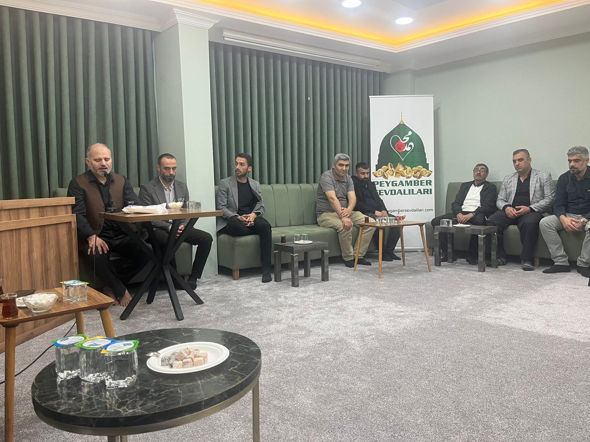 uveys_ky's tweet photo. Merhume annesini Rahmet-i Rahman’a uğurlayan teşkilat mensubumuz Cihan Alabalık kardeşimizin taziyesine katılarak acısını paylaştık.
Rabbimiz merhumeye rahmetiyle muamele eylesin, mekânını cennet kılsın. Kederli ailesine ve yakınlarına sabırlar ihsan etsin. https://t.co/bK56Z8dvcU