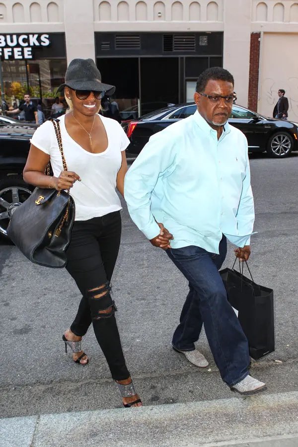 scbtle's tweet photo. the ONLY person that can rock a white tee. #rhoa https://t.co/dn9fOFMhAj