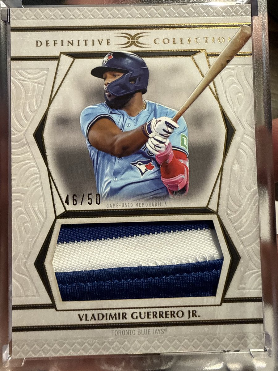 ChitosCorner's tweet photo. When the patch window looks this good >>> 😮‍💨 Vladimir Guerrero Jr. game-used memorabilia /50 @CardPurchaser 
#vladjr #bluejays https://t.co/Ehm9KfMDhN