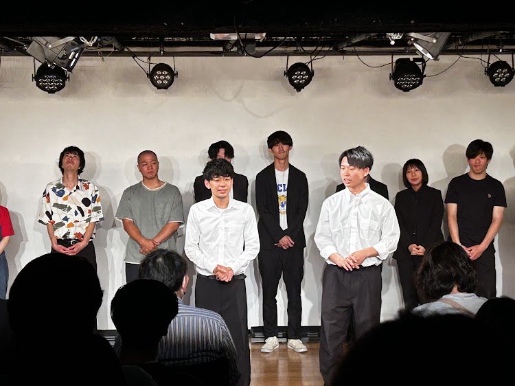 parallel_owarai's tweet photo. 本日はパラレルへのご来場ありがとうございました！
ゲストのチムニーさんもありがとうございました！
みんな盛り上がりすぎて！！🙇
あと、主催が前で出てる時は楽しそうにしてください！
ご感想は #福岡パラレル などつけていただくと嬉しいです！

次回は6.15(月)19:30-
@甘党館Show劇場です！ https://t.co/w2Ww78T7SZ