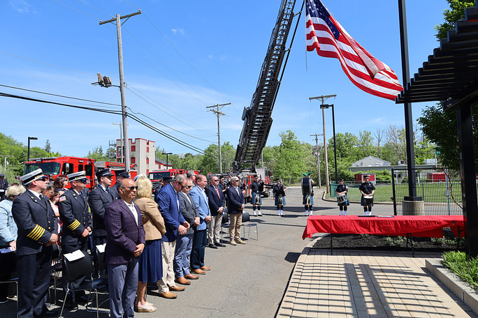MonmouthSheriff's tweet photo. .@sheriffgolden @MonmouthGovNJ &amp; Surrogate Maureen Raisch honored firefighters from Mon Co who died in the line of duty,during the Fallen Firefighters Memorial Service&amp;Medal Day.The ceremony paid tribute to heroes who answered the call&amp;remembered their sacrifice.MCSO salutes all. https://t.co/xQ3BwhLcuB