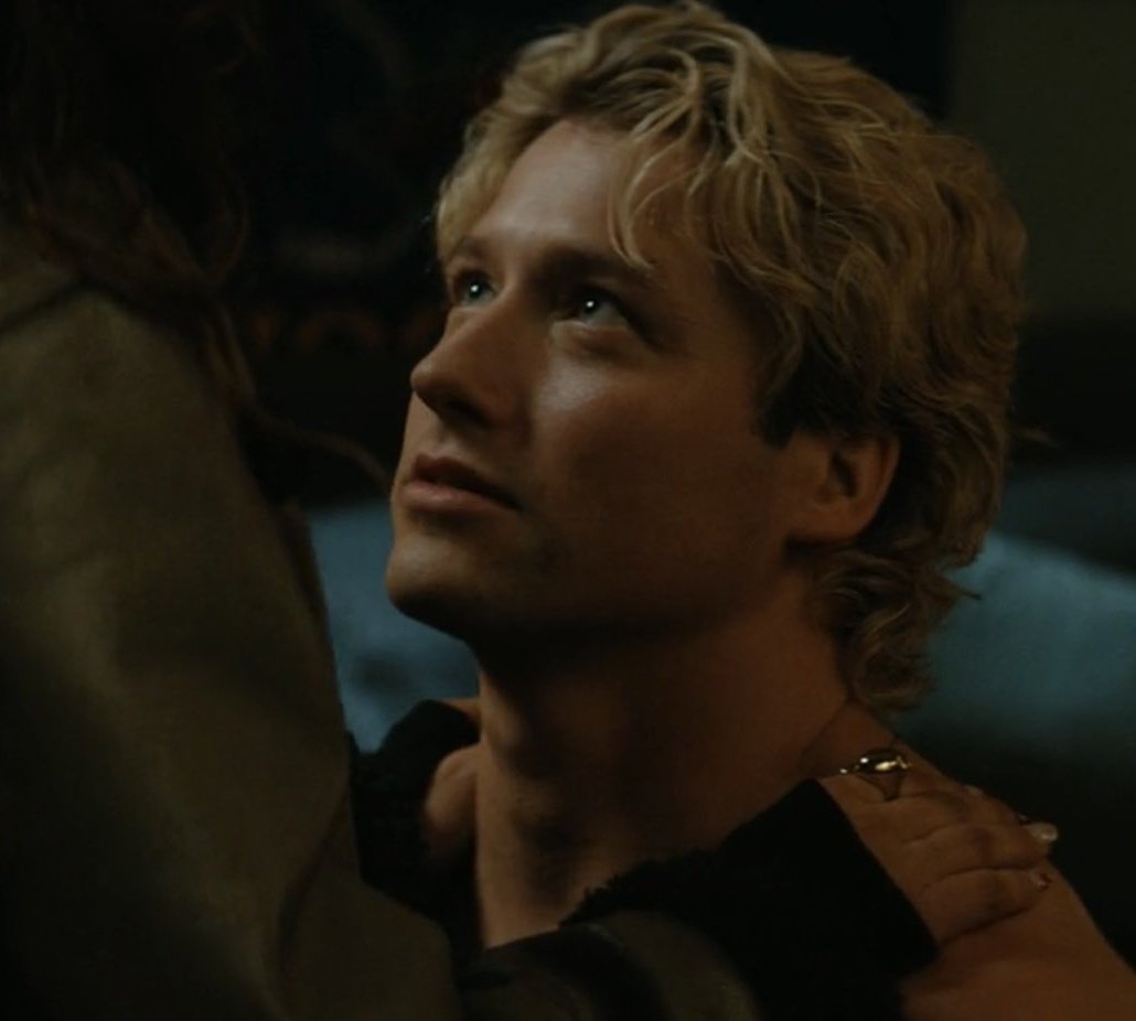 BattinsonMarvel's tweet photo. If a man looked at me like this, I would give him all my babies #offcampus https://t.co/QekovM21Md