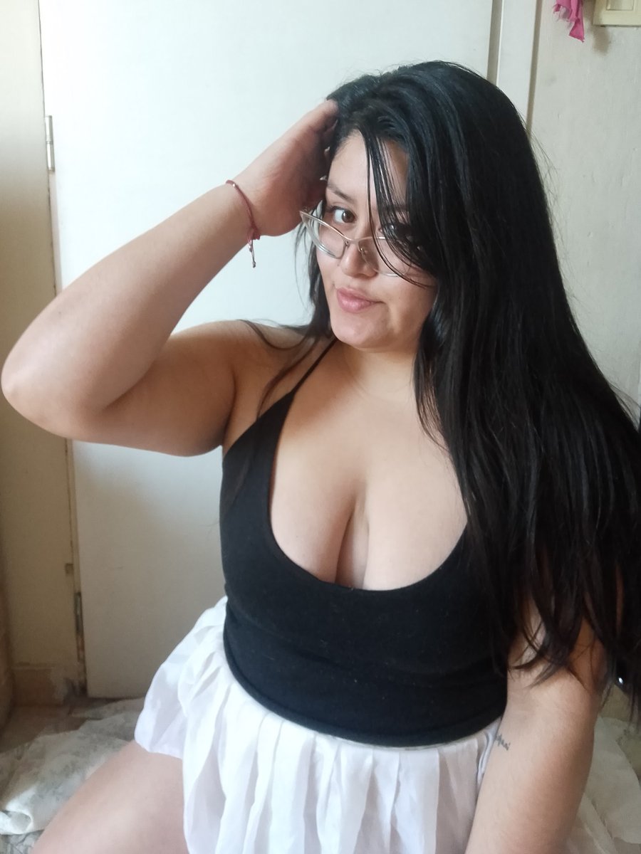 DragonaaViolet's tweet photo. What's up? I feel like giving orders to some loser, so write me. 

#onlyfans #fansly #contentcreator https://t.co/tc3mCqCikK