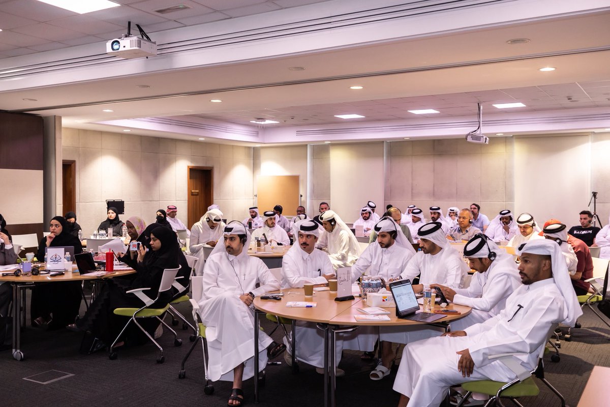 qoa2's tweet photo. ••| برنامج الدبلوم في إدارة المؤسسات الرياضية والأولمبية: 

انطلقت فعاليات الفصل الثاني من برنامج الدبلوم في الأكاديمية الأولمبية القطرية بعنوان "إدارة المنظمات الرياضية الأولمبية استراتيجيًا" بقيادة البروفيسور Mike Duignan، حيث تناول المشاركون مفاهيم التخطيط الاستراتيجي، تطوير الأداء المؤسسي، وبناء خطط العمل وفق أفضل الممارسات العالمية.

#qoa