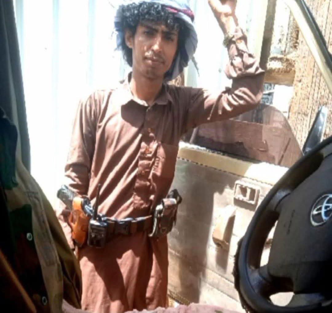 binshafloot's tweet photo. *الله يرحمه ويغفر له ويتقبله من الشهداء*، وعظم الله اجر ال لحقد خاصه وال اسلم عامه..
*الجندي البطل عوض خميس لحقد الاسلمي* من ابطال اللواء العاشر دفاع #شبوة استشهد في جبهة ملعا حريب وهو يؤدي واجبه الوطني دفاع عن الدين والعرض والارض https://t.co/hTbhmvVvuh