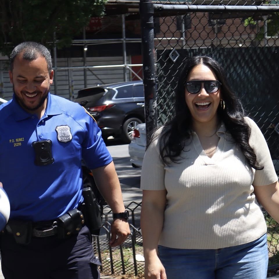 NYPD45Pct's tweet photo. Another great day bringing our community together at the 2nd Annual Hoops Event at Pearly Gates Playground.

Congratulations to the teens on the win 🏆🏀 and thank you to @CMAmandaFarias, the 45th Precinct Community Council &amp; Hoops in the Sun for making today possible. https://t.co/zQDukkvCQI