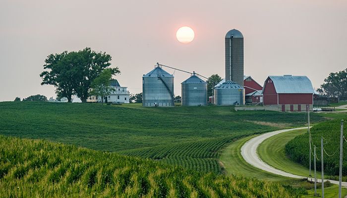 midwestern_ope's tweet photo. There’s 3 types of midwesterners https://t.co/QXdZYfDK73