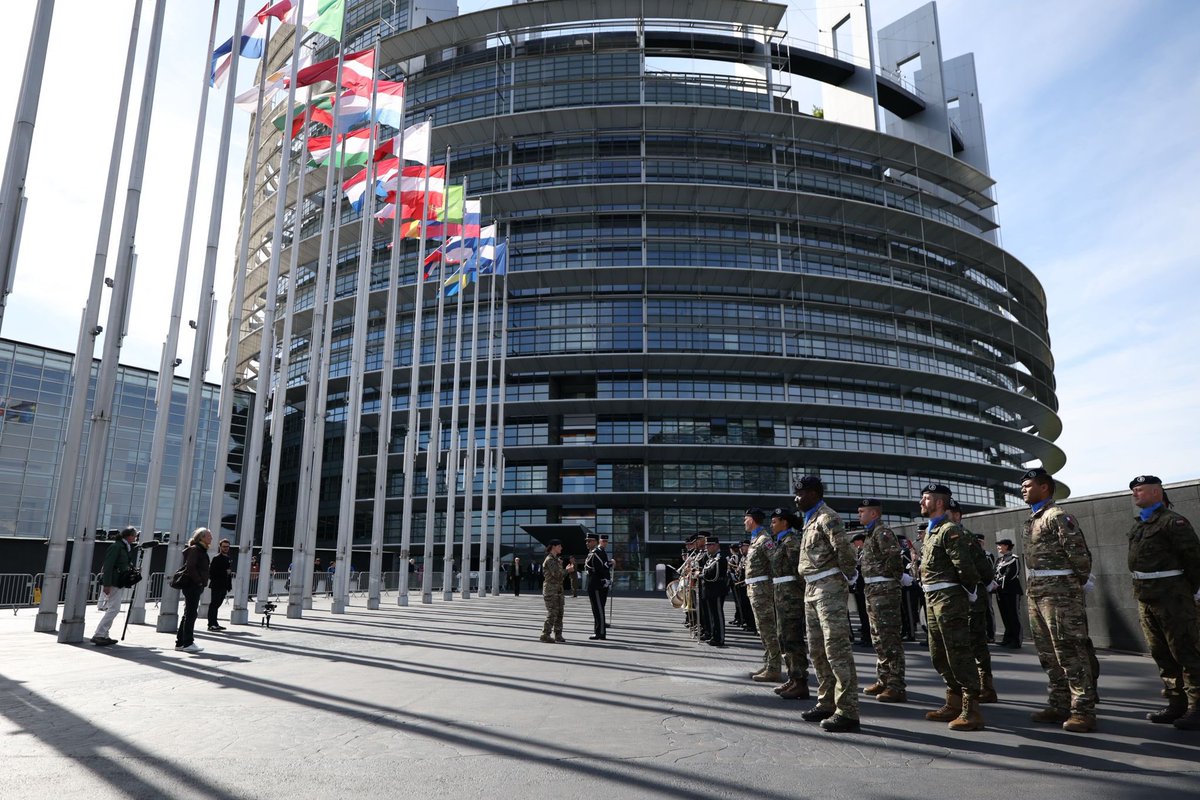 HQEurocorps's tweet photo. #HQEurocorps took part in the European Parliament’s Open Day in Strasbourg yesterday, strengthening the ties between the European institutions and local authorities, as well as those of the Framework Nations, by participating with a contingent and flag bearers from the six Framework Nations. We are committed to European cooperation and unity. #EuropeDay #Strasbourg