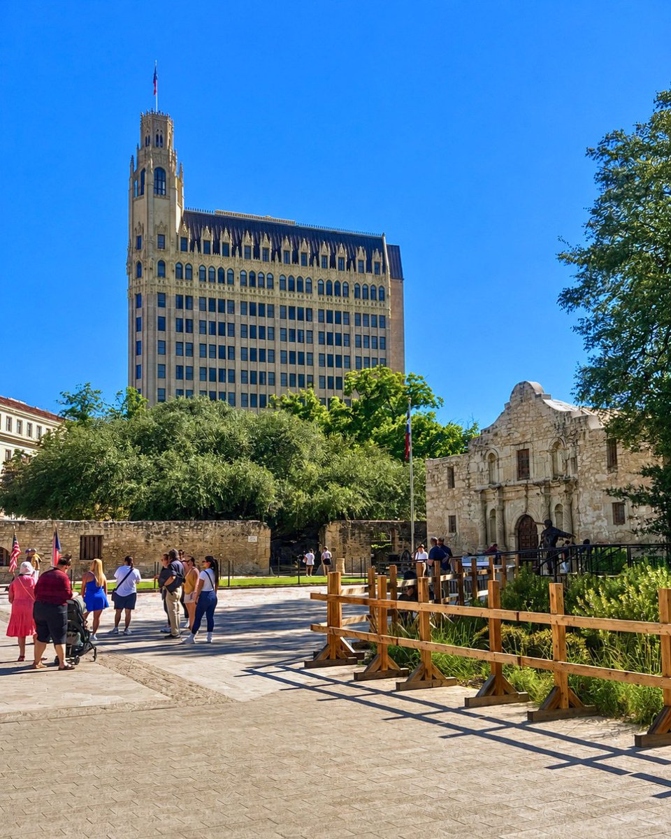TheEmilyMorgan's tweet photo. We’re the Official Hotel of the Alamo for a reason. ✨🏛️ 

With front-row views of one of Texas’ most iconic landmarks, the Emily Morgan Hotel puts you steps from the heart of San Antonio history. 

Discover more: https://t.co/hsuvdnbaEr https://t.co/kxrlWXPemm