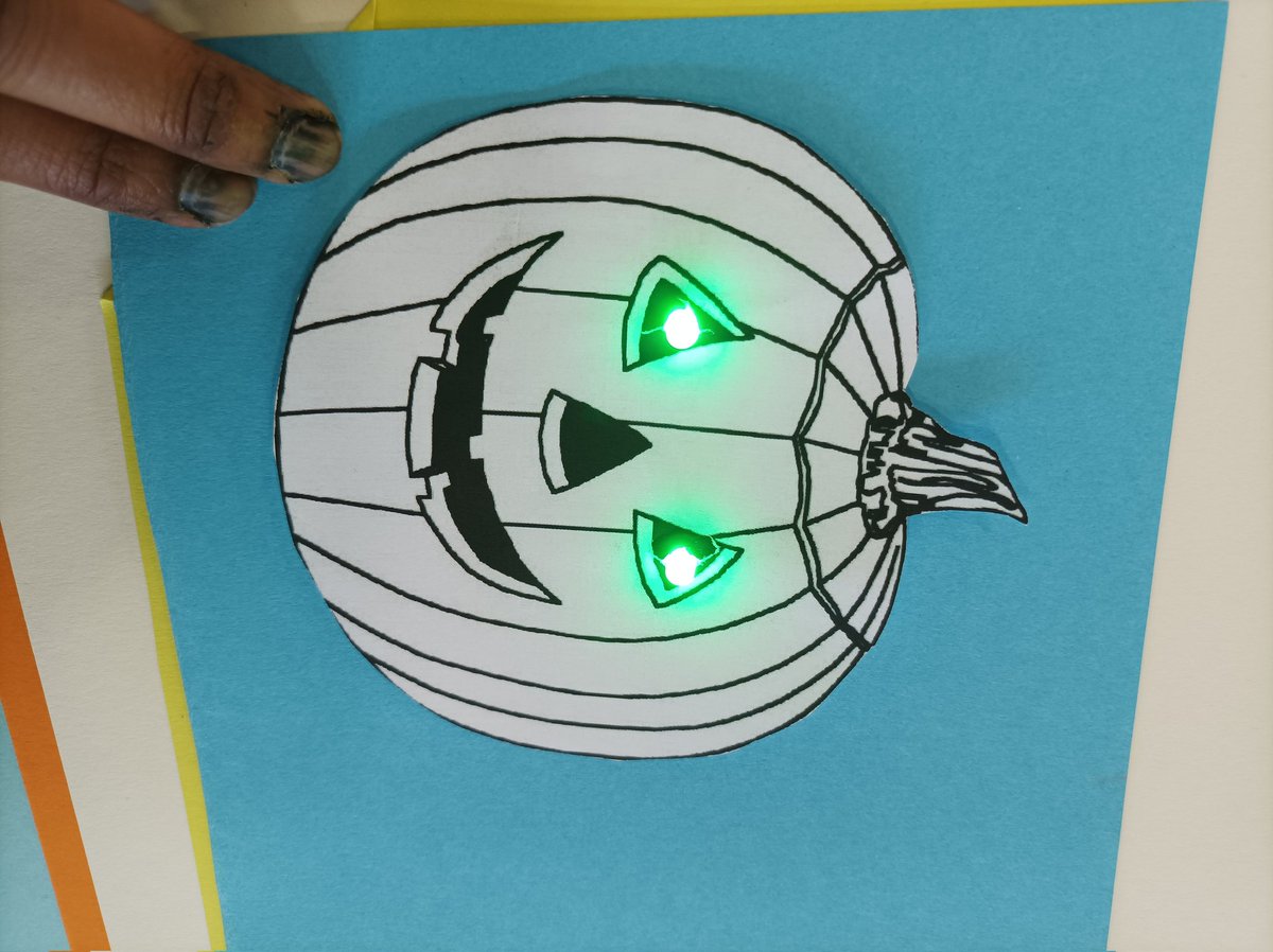 FoleshillCreate's tweet photo. Coming up tomorrow 
Learn how to create your own light up greeting card using simple circuitry and electronic components!  We start at 10.30 at 126 Broad Street 🙂 https://t.co/ZykQwxwMjh
