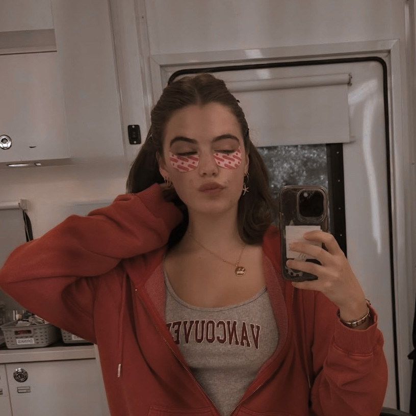 𝐇𝐀𝐍𝐍𝐀𝐇 𝐖𝐄𝐋𝐋𝐒. tweet media