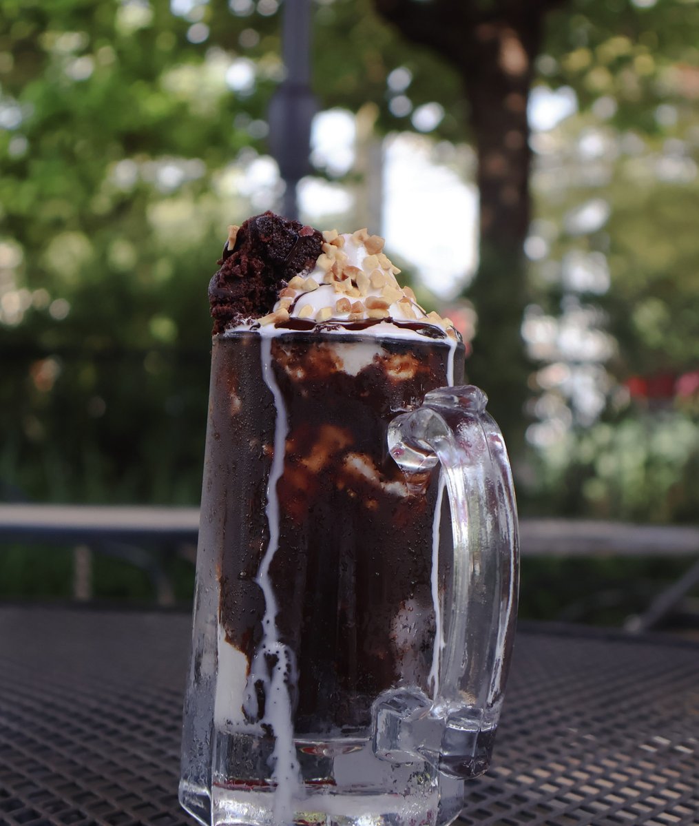MarksFeedStore's tweet photo. Make Monday a little sweeter 🍰✨ Get a FREE dessert with any entrée purchase every Monday!*

*Available Dine-in only. https://t.co/Q4TVeLMSjA