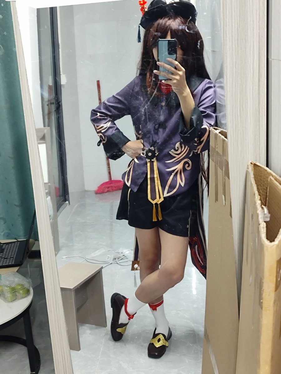 xiaoyansezu's tweet photo. 我靠，好短的腿腿😭 https://t.co/8avjfKqkKt