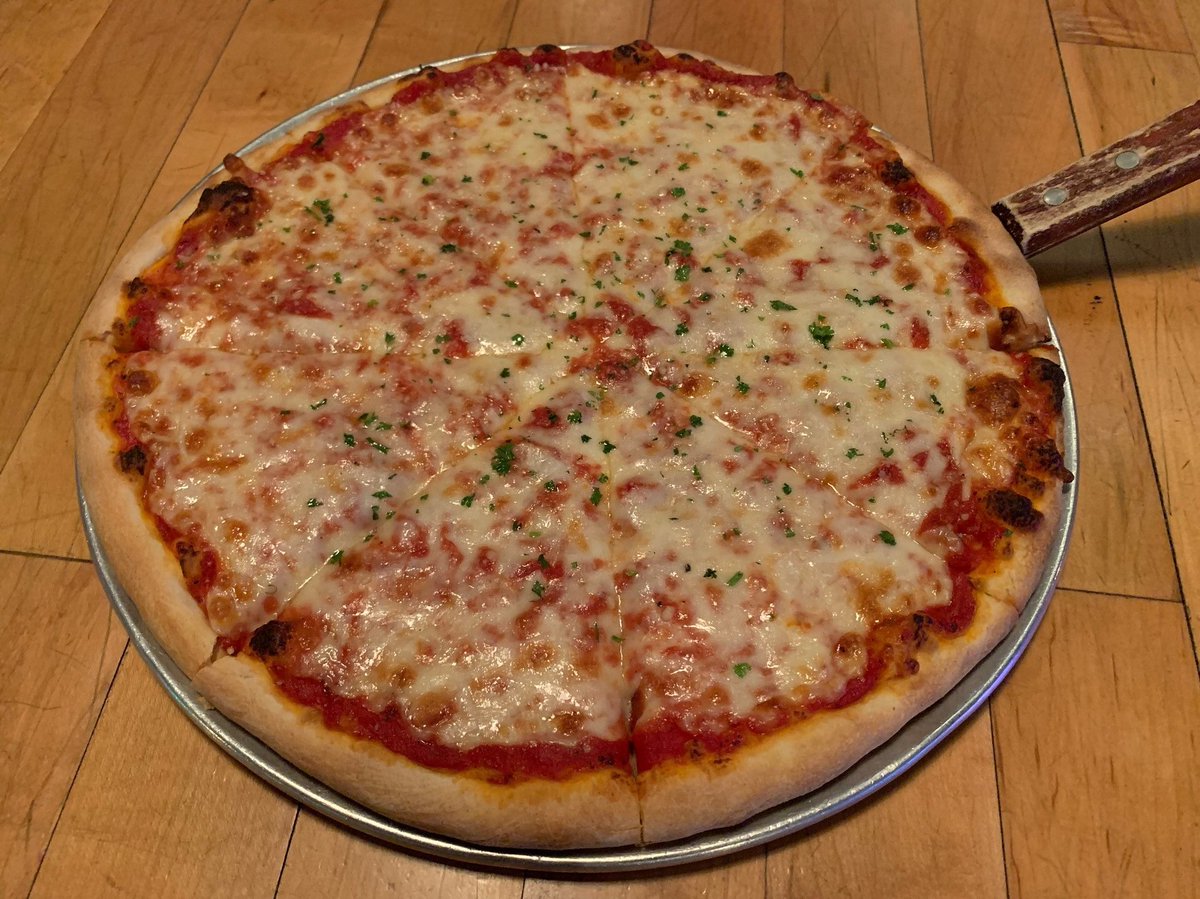 chiwarehouse's tweet photo. Thin Crust 14 is one of the most-loved picks at Warehouse Bar &amp; Pizzeria Chicago 🍕 Start with a cheese pizza and build it your way with your favorite toppings for the crispy, crowd-pleasing bite guests keep coming back for. #PizzaLovers #ThinCrustPizza #WarehouseBarPizzeria https://t.co/dKBytfaZIF