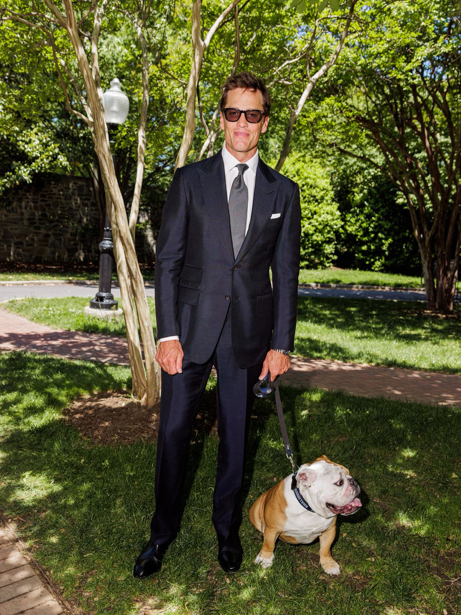 GeorgetownJack's tweet photo. The GOAT meets the GOAT

📸 : Elman Studio https://t.co/prvKJiKExs