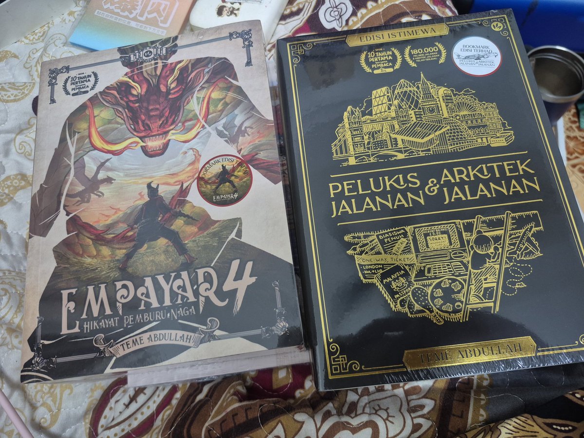 hopefulhani's tweet photo. Walaupun empayar 1-3 tkde lg. Tp tgk lah nnt if tbuka hati nk beli as bday present this year utk completekan set dia. I ingtkn i dh tk sedih dh sbb x dpt g pbakl sndiri thn ni. Rupanya tidak! The bitterness feels is still there https://t.co/peafNcCKnA