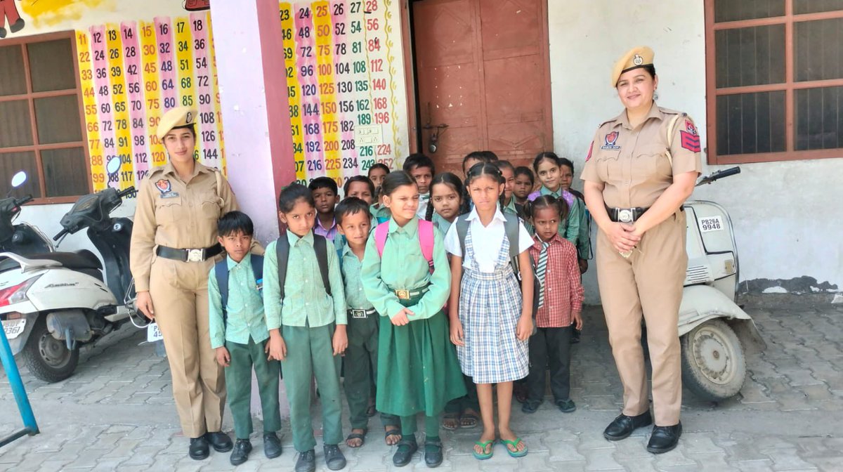 KhannaPolice's tweet photo. #PPMM Police Team of Khanna Police conducted an awareness seminar in Different schools. where children were made aware about the protection of women from domestic violence, sexual harassment of women and child abuse. They were also told about Cyber Crime 1930 & 112.
ਖੰਨਾ ਪੁਲਿਸ ਦੀ #PPMM ਪੁਲਿਸ ਟੀਮ ਨੇ ਵੱਖ-ਵੱਖ ਸਕੂਲਾਂ ਵਿੱਚ ਜਾਗਰੂਕਤਾ ਸੈਮੀਨਾਰ ਕਰਵਾਇਆ। ਜਿੱਥੇ ਬੱਚਿਆਂ ਨੂੰ ਘਰੇਲੂ ਹਿੰਸਾ, ਔਰਤਾਂ ਦੇ ਜਿਨਸੀ ਸ਼ੋਸ਼ਣ ਅਤੇ ਬਾਲ ਸ਼ੋਸ਼ਣ ਤੋਂ ਔਰਤਾਂ ਦੀ ਸੁਰੱਖਿਆ ਬਾਰੇ ਜਾਗਰੂਕ ਕੀਤਾ ਗਿਆ। ਉਨ੍ਹਾਂ ਨੂੰ ਸਾਈਬਰ ਕਰਾਈਮ 1930 ਅਤੇ ਪੁਲਿਸ ਹੈਲਪਲਾਈਨ ਨੰਬਰ 112 ਬਾਰੇ ਵੀ ਦੱਸਿਆ ਗਿਆ।
#SaanjhShakti
#PPMM