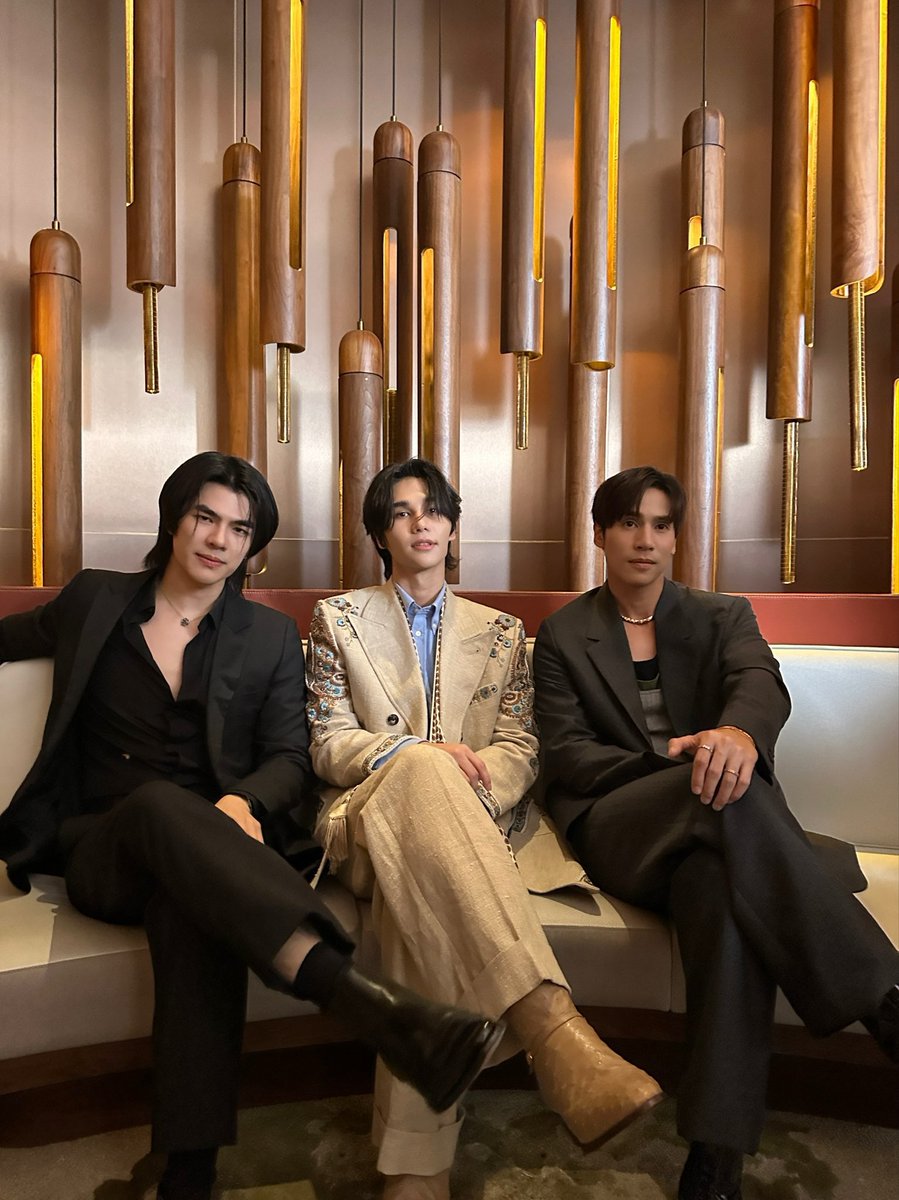 moonletss's tweet photo. ก็ 30+ หมดนะ แต่ทำไม

พี่มาย น้าเจฟ ลุงเจษ 🤭🤭🤭 https://t.co/XM3g7YGXLO
