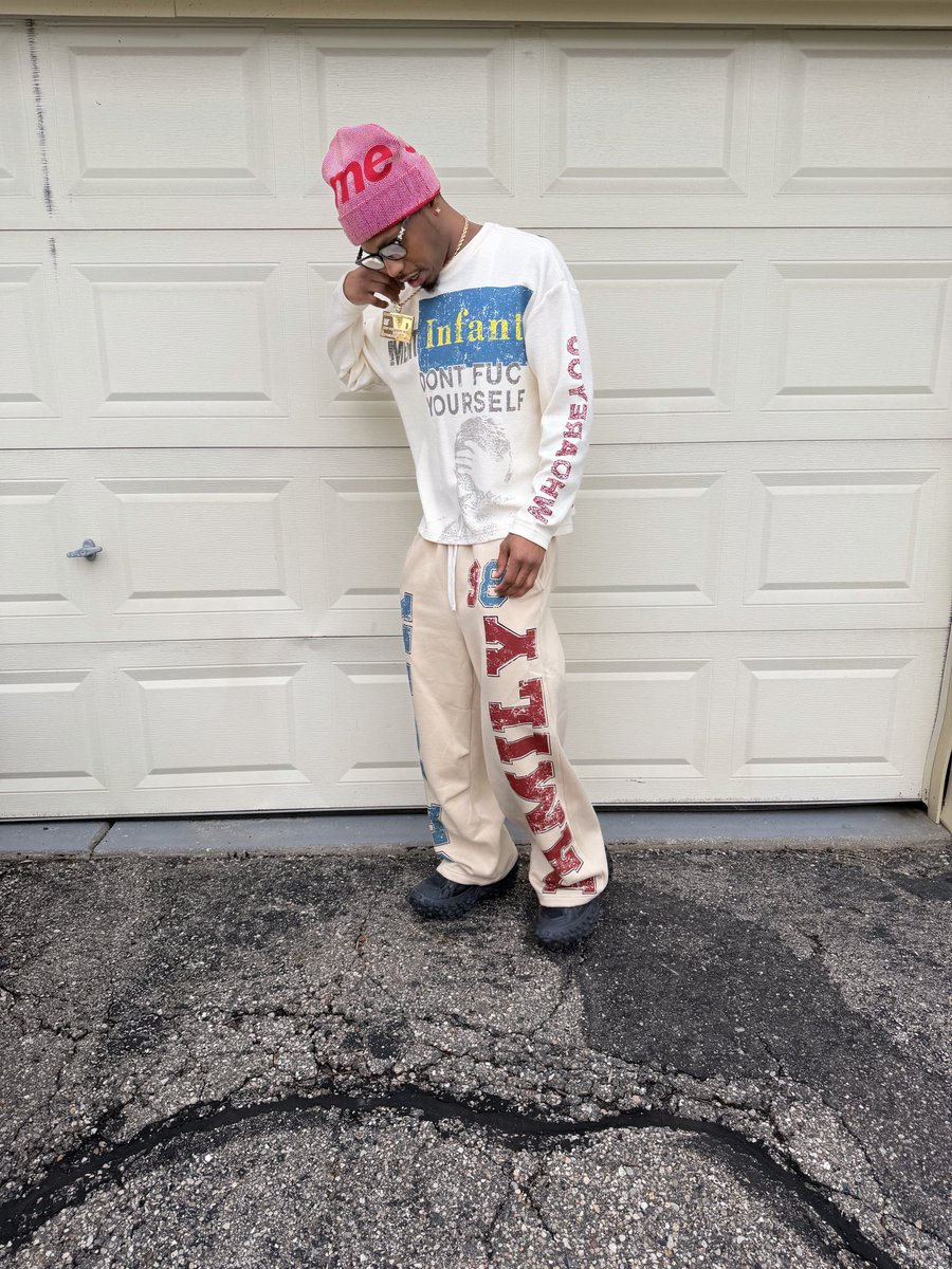 selfmadekash_'s tweet photo. The world know how this shit going wit goaty 🐐😎💳🔥 https://t.co/uFAzkM2bWe