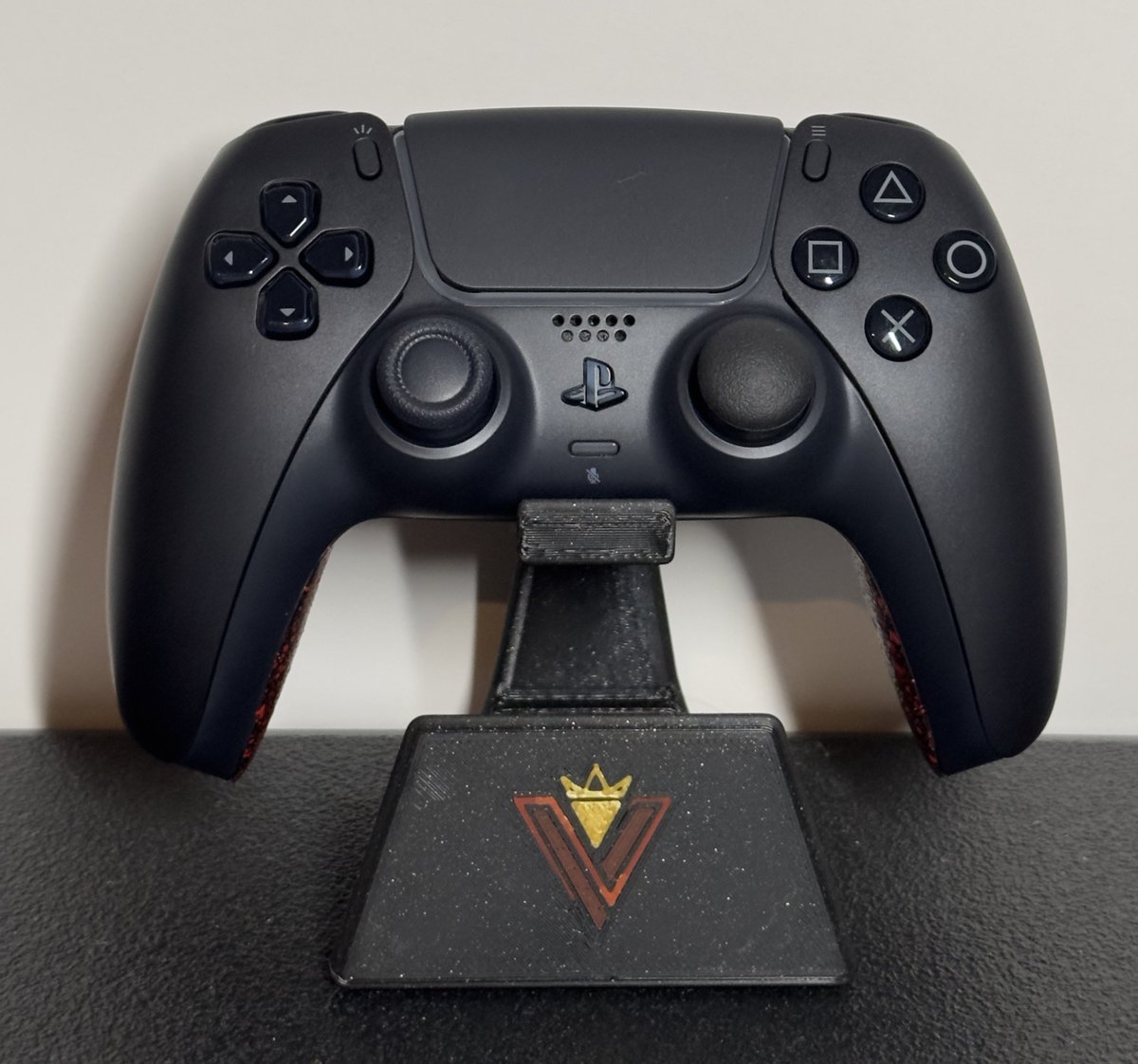 VeilCustoms's tweet photo. Ps5 build we sent out 
- smart triggers &amp; bumpers 
- tmr anti drift sticks 
- 2 mouse click back buttons 
- right stick dualsense edge domed 
- red rear grip and rumbles removed https://t.co/7NlPpaaHQM