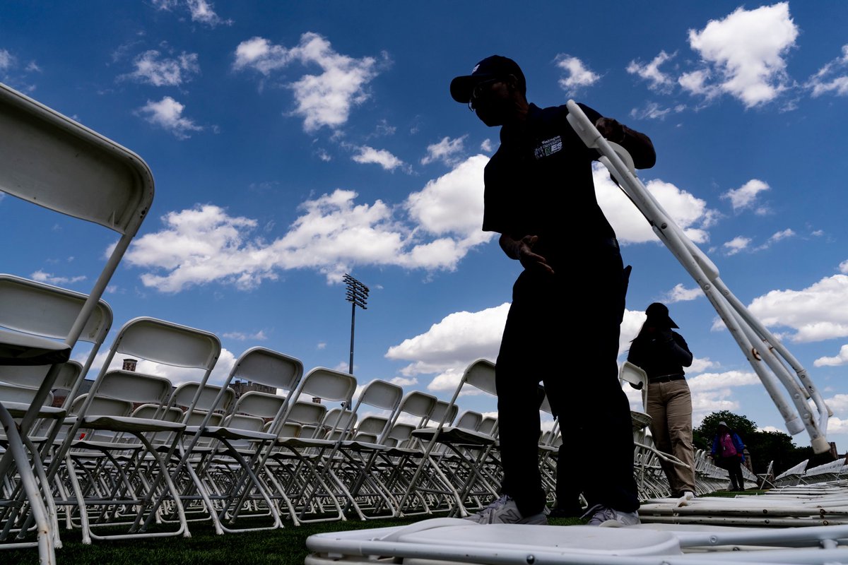 WashU's tweet photo. From set-up to send-off, Commencement takes a campus-wide effort. We appreciate every faculty member, staffer, and volunteer who helped make the celebration for #WashU26 special! β€οΈππ https://t.co/zd5GZbv0QK