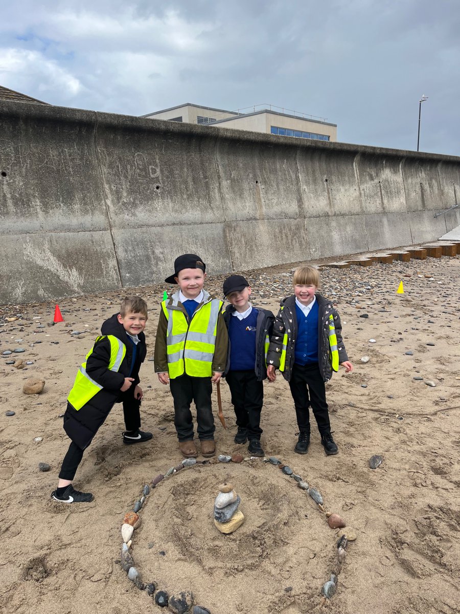 DeltaCraven's tweet photo. Followed by a sandcastle competition- we have had a fabulous day at the coast🌊 https://t.co/1jwvKiz53v