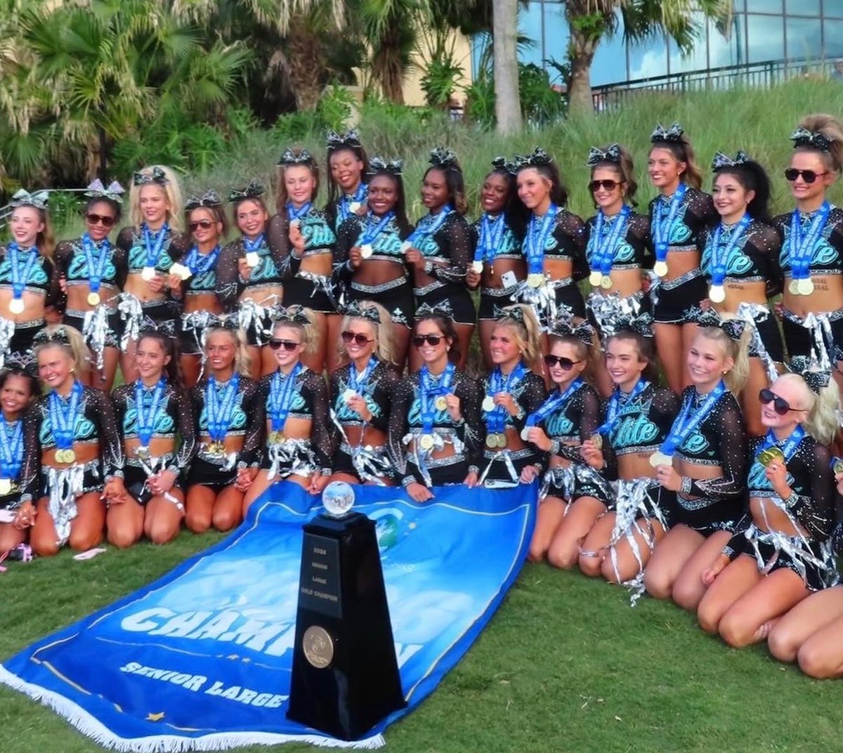 tealcrownse's tweet photo. SENIOR ELITE 
2026-2027 
ROSTER 🩵👑 https://t.co/Q8qFDwIH13