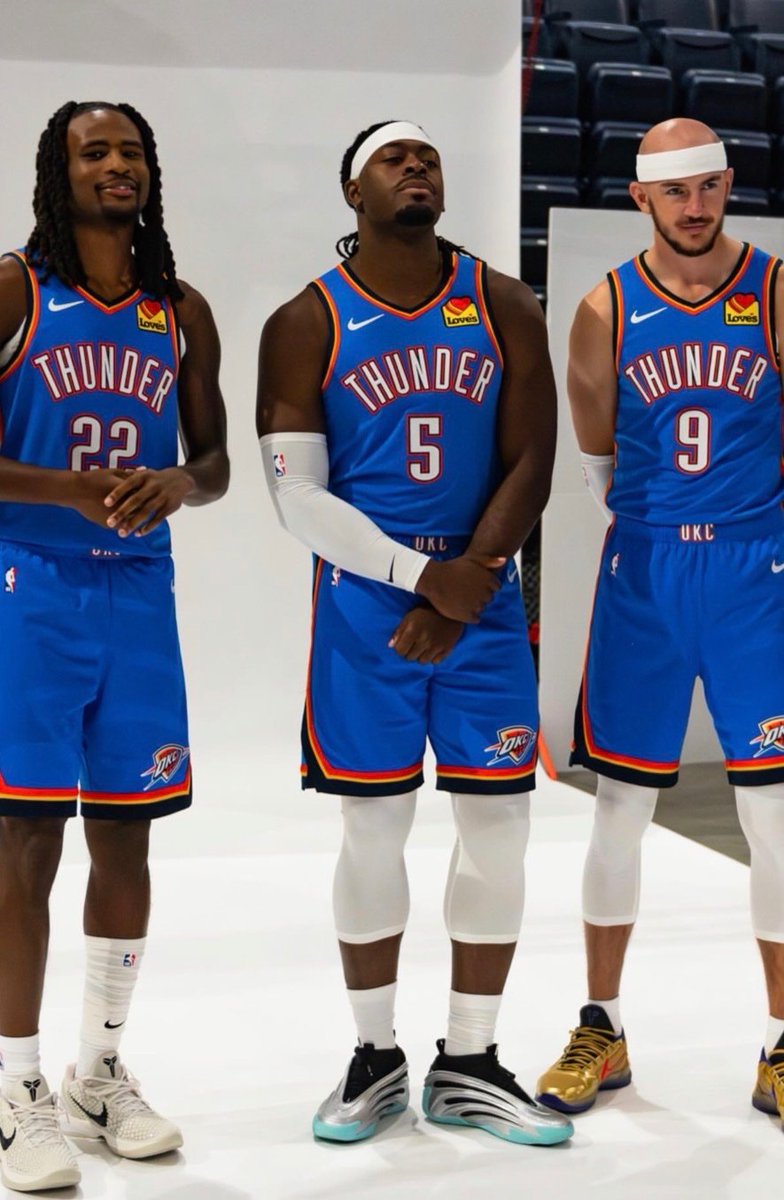 dort_muse's tweet photo. #Thunderup I just hope all of the Oreo members hit our three pointers in this series https://t.co/2JkzcVtZ8o