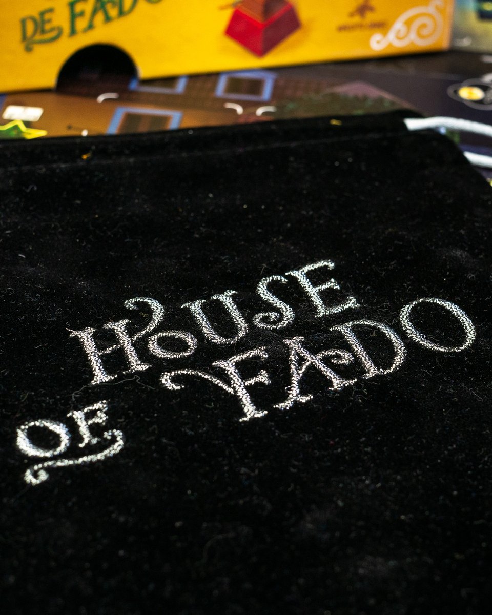 MalditoGamesES's tweet photo. #Novedad ✨ ¡Bienvenidos a Casa de Fado! 🎶🇵🇹 El juego llega a finales de esta semana 🗓️

Echad un vistazo a este juego precioso 👀💛 ¿Qué os parece? 🤔🎲 https://t.co/Wa4ARKulOo