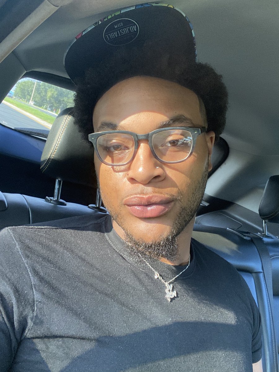 CoryReddL's tweet photo. Year 27. Balloons on my pageeee🥳🥳🥳🥳♉️♉️♉️ https://t.co/mFKt7lbv3U