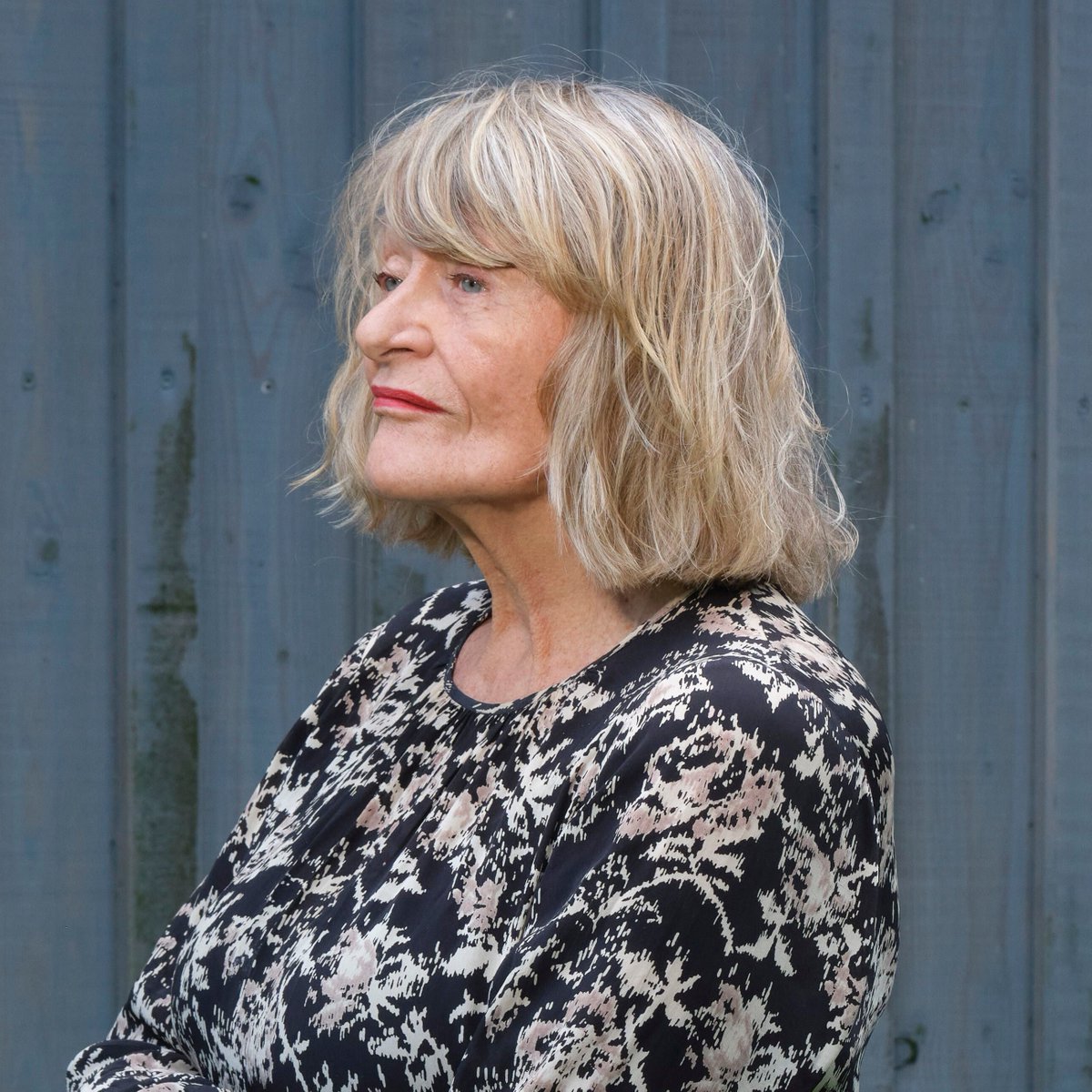 NZZde's tweet photo. Alice Schwarzer im Interview über Wokeismus als Frauenfeind: ein Gespräch über männliche Machtnetzwerke, die Tücken der romantischen Liebe und den Aufruf, in ideologisierten Zeiten zu den Fakten zurückzukehren. Hier lesen Sie das ganze Interview: