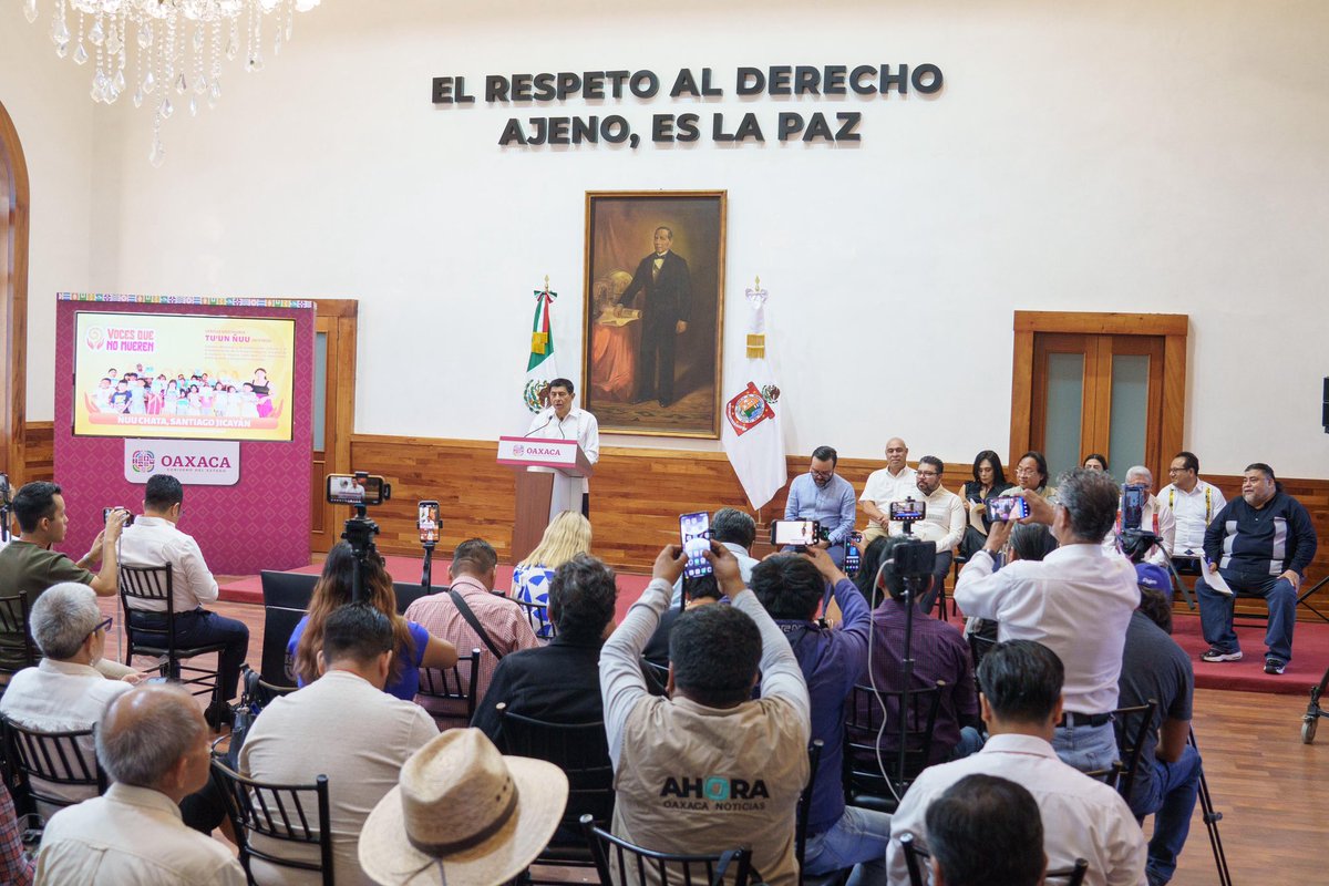 ferschmidtr's tweet photo. ¡Feliz inicio de semana! 🙌

Nosotros desde temprano ya participamos en la conferencia de prensa para compartir los avances de la tercera etapa de Senderos Seguros que inauguramos la semana pasada.

¡Que tengan un excelente lunes! https://t.co/Srog2L8Dfn