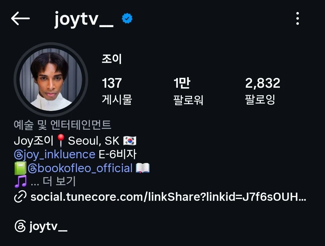 pannchoa's tweet photo. American model living in Korea jokes about the Itaewon tragedy
https://t.co/pTi74cKDhP https://t.co/PPH6wavphe