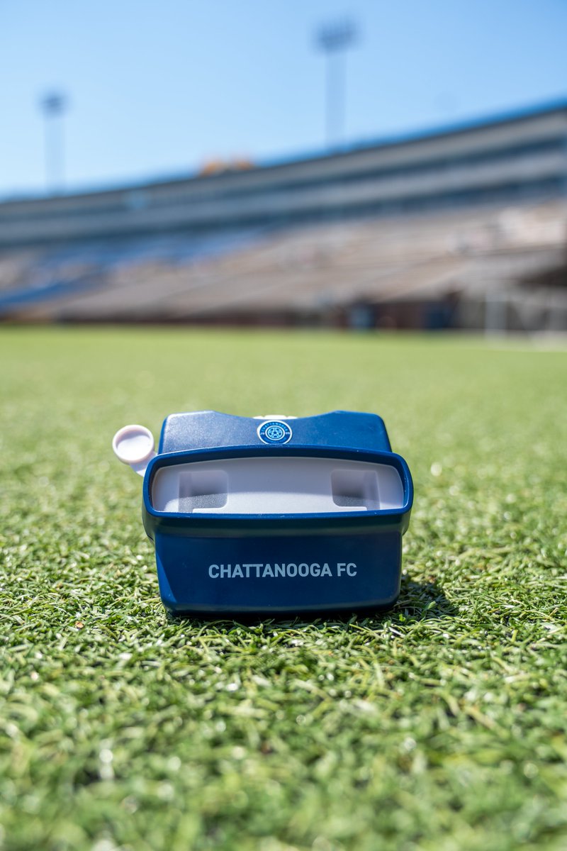 ChattanoogaFC's tweet photo. 𝐓𝐇𝐈𝐒 𝐒𝐔𝐍𝐃𝐀𝐘 🗣️ We’re giving away CFC viewfinders for the first 1,000 fans through the gates at Sunday’s match presented by @BCBST!

Gates open at 2 PM. Kickoff is at 3 PM.

Get your tickets now: https://t.co/62CpR9GaeR 🔵 https://t.co/oahzvPr98Z