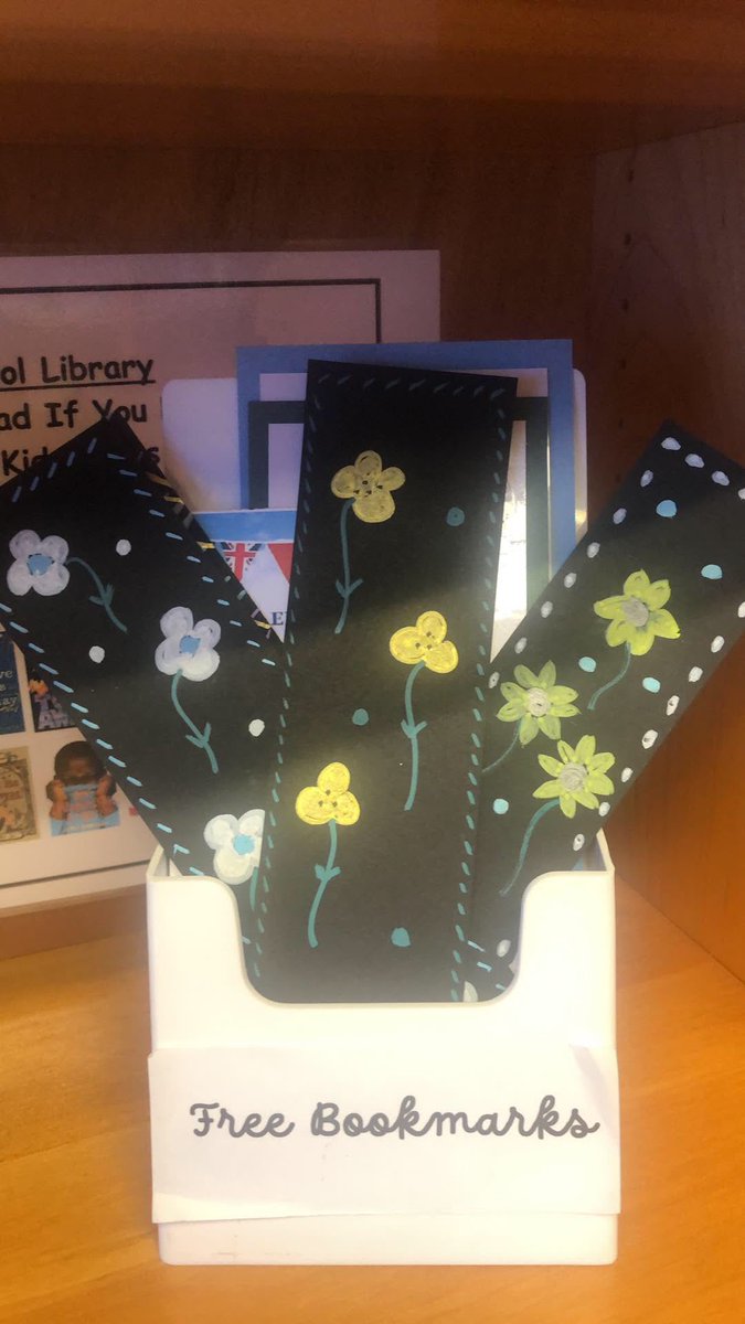 LibraryQegs's tweet photo. Very much a crafting lunchtime … https://t.co/rbGd6rtaOu
