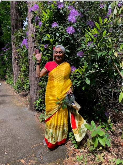 CafodAB's tweet photo. Lovely to attend @ABDiocese St Dunstan's, Woking International Mass yesterday &amp; to meet @cafod PV Thereza in her sari which came from northern India &amp; is so colourful.  Thereza raised an incredible £3975 by completing the #BigLentWalk recently. 👋👋 https://t.co/mgq2kFdjFp