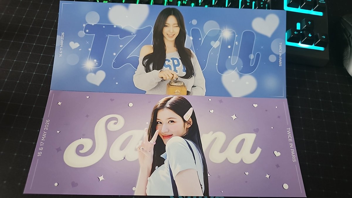emdesignn's tweet photo. Bonjour ! Les concerts de TWICE à Paris sont terminés, j’espère que vous vous êtes bien amusés 
L’admin de Tzuyu et Sana France m’a dit qu’il y a eu beaucoup de compliments sur les bannières je suis très contente qu’elles vous aient plu J’espère continuer à en créer pour vous 💖 https://t.co/ZKbly3QlwQ