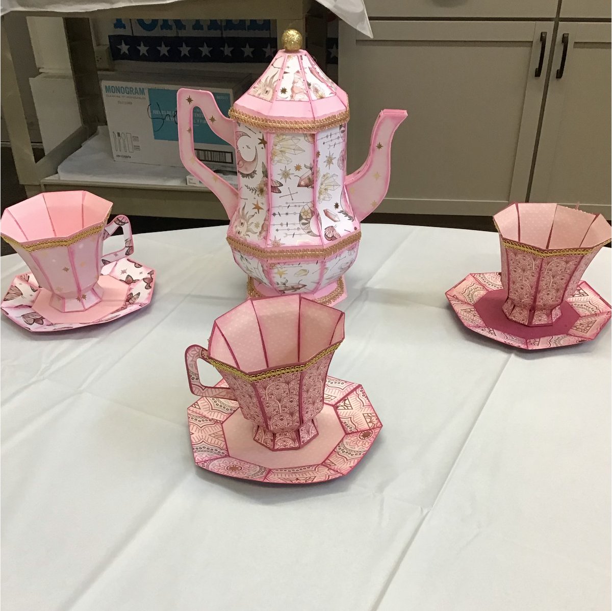 CitiParks's tweet photo. What a week in our HAL Senior Centers. From tea parties to open houses and luaus to arts/crafts, our seniors were busy across the city. If you're interested, are have a parent or grandparent interested in joining our HAL community, please visit https://t.co/emWEqw0yC6! 🌺 🎨 💃 https://t.co/x3QMWOgsM2