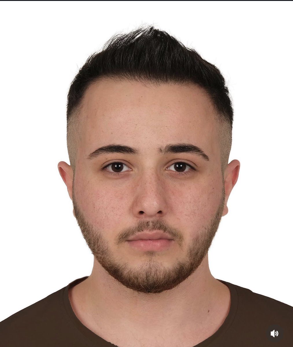 eminfish's tweet photo. İki foto arası sadece 4 yıl aga ölmüşüz https://t.co/s416iEEHm7