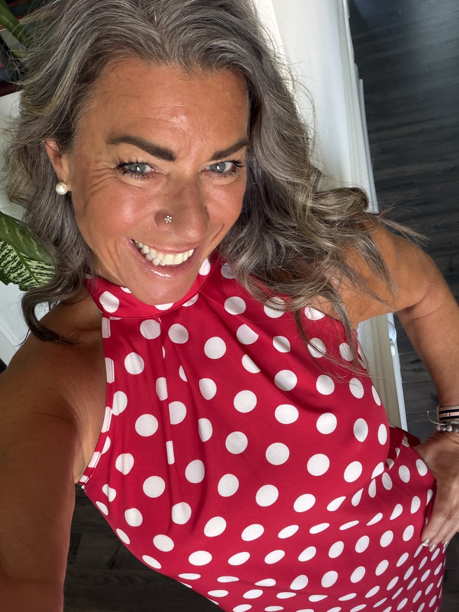 AthenaWestSFW's tweet photo. Monday Motivation 
Smile ❤️❤️ https://t.co/oQVvm3zaee