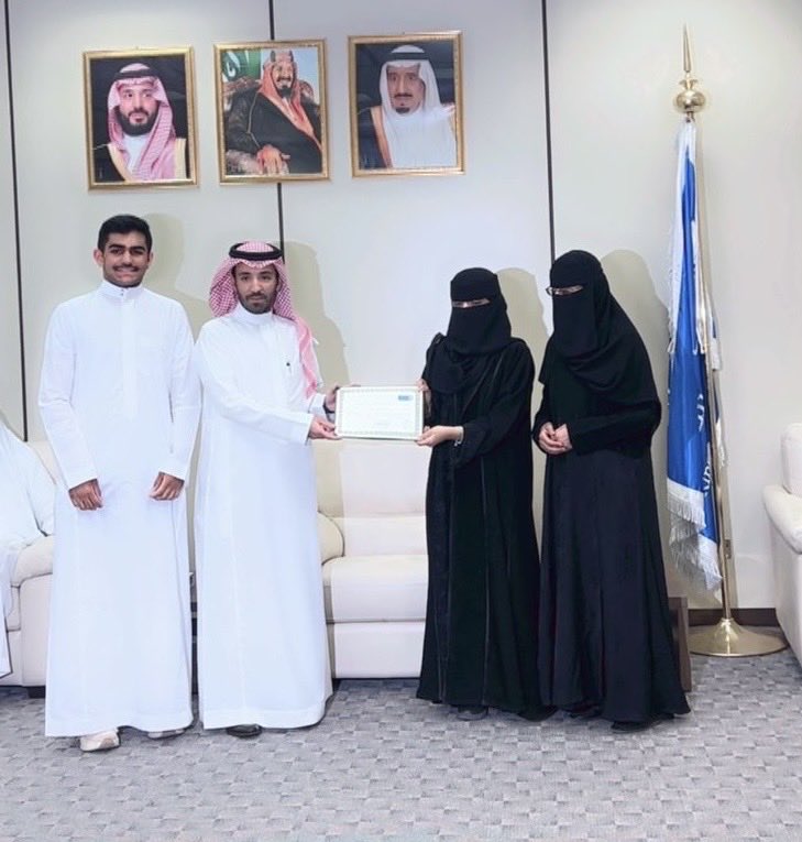 HrmKsu's tweet photo. كرّم سعادة عميد #كلية_السياحة_والآثار 
د. سلمان العتيبي مجموعة من طلبة القسم المتميزين، بحضور أسرهم 

🌟 فئات المكرمين:

• 🏅 الطالب المثالي على مستوى القسم 
• 📚 الطلاب والطالبات المتميزون (أكاديمياً)
• 💪 الطلاب والطالبات من ذوي الإعاقة المتميزون https://t.co/SzJJHA3rau