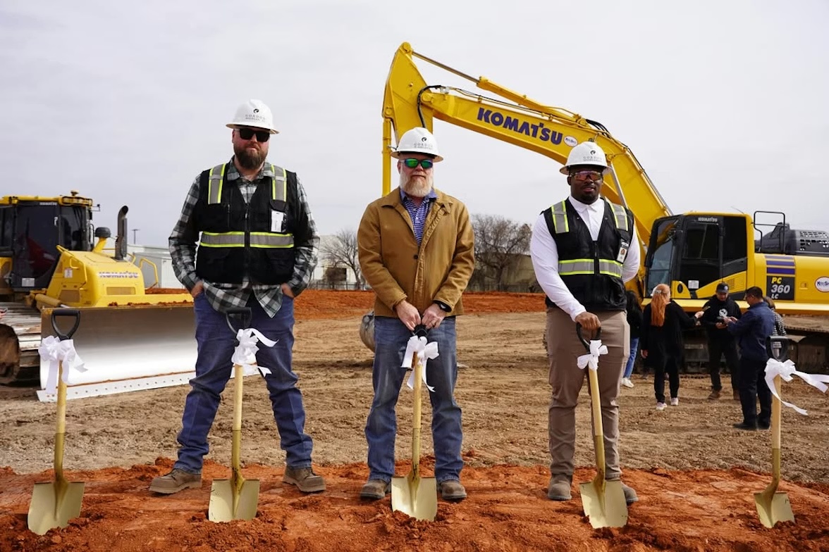 highlanderbuilt's tweet photo. Every project starts with a vision and a commitment to see it through. 

Groundbreakings mark the beginning of that process, where planning turns into progress.

#GordonHighlander #GroundBreaking #CommercialConstruction https://t.co/QDB1yCTjGW