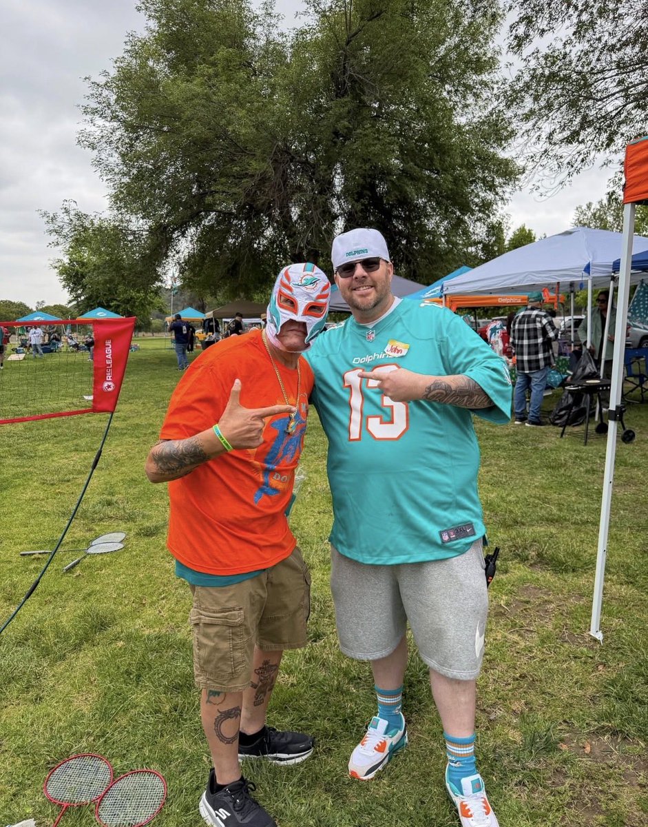 FinsUpSoCal's tweet photo. Thank you @jimbo_roberto for coming out‼️❤️

Always a pleasure https://t.co/QC6sb6QNBm