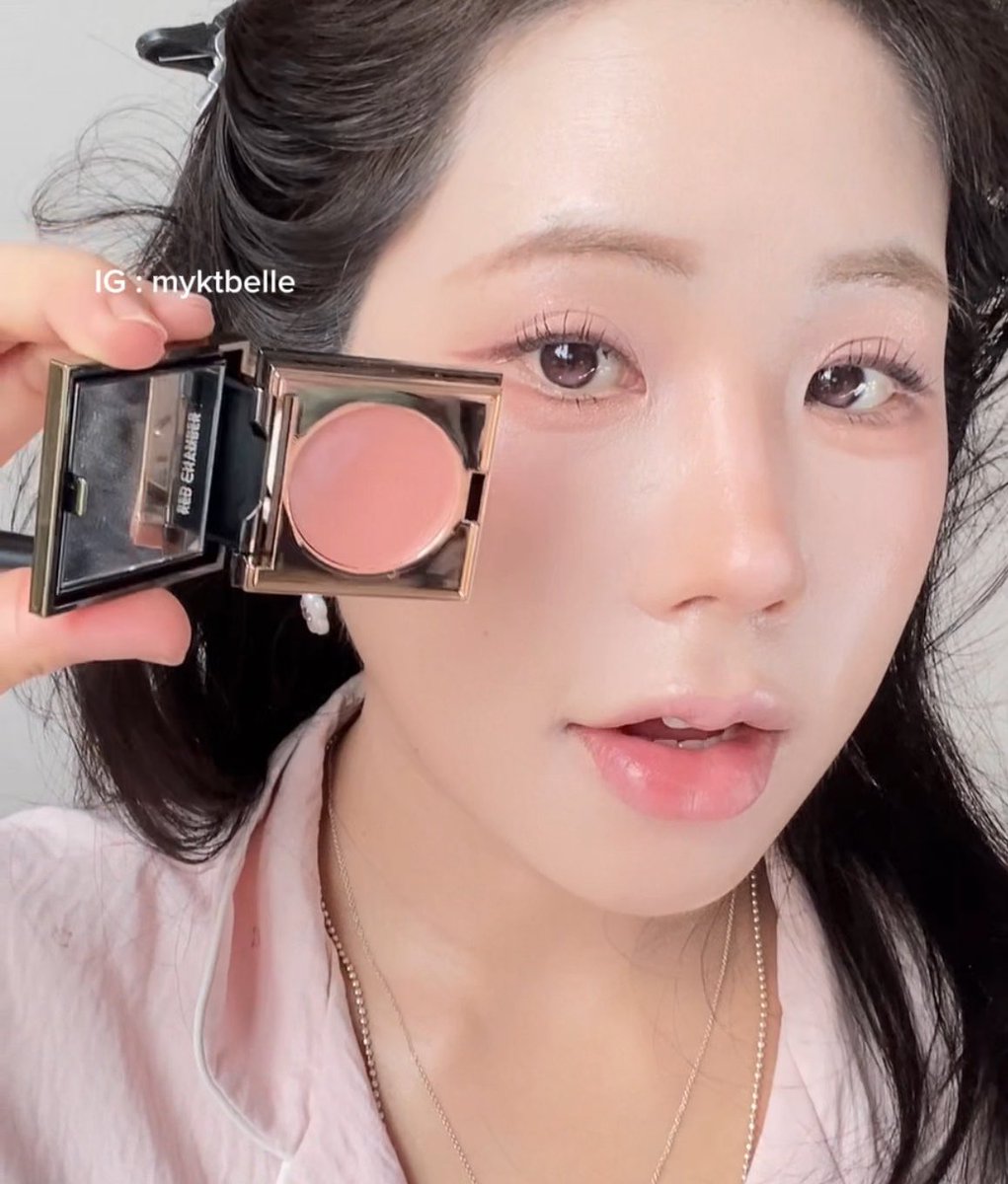 MyKtbelle's tweet photo. RED CHAMBER สีที่ลงเบสในคลินี้ สี Jenchun คับ ถ้าหมดร้อยตลับ ก็จะมีตลับที่ 101 !!! ชอบขนาดนั้นแหละ 

เท่านั้นน https://t.co/t4irEP8z1S https://t.co/oSRrxjRZSv