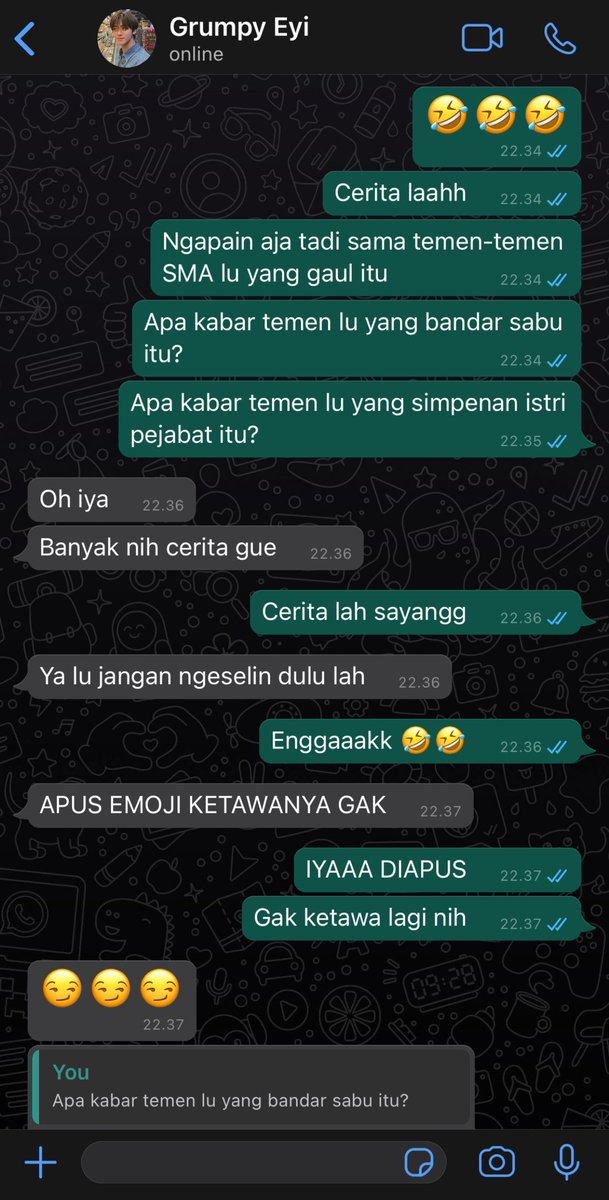eventhoally's tweet photo. iyoeyi few tweets au edisi eyi baru balik main sama temen-temen SMAnya dan berakhir iyo yang cemburu dahsyat 😁 https://t.co/U5roIFS4fy